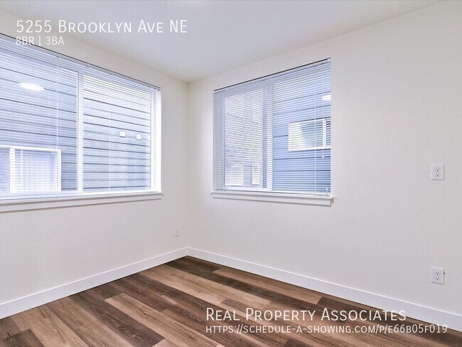 Building Photo - 5255 Brooklyn Ave NE