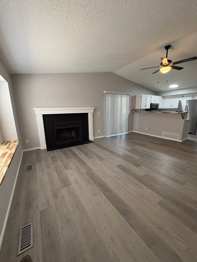 Building Photo - Newly Remodeled 3 Bedroom 2 Bath Home on Huge Corner Lot