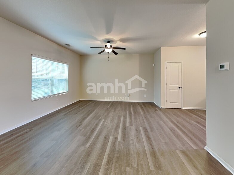 Building Photo - 154 Al Jennah Blvd