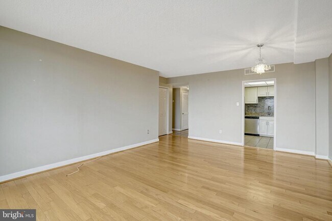 Building Photo - 6301 Stevenson Ave