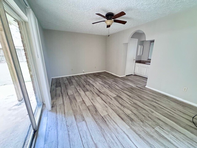 Building Photo - 5502 Maplegate Dr