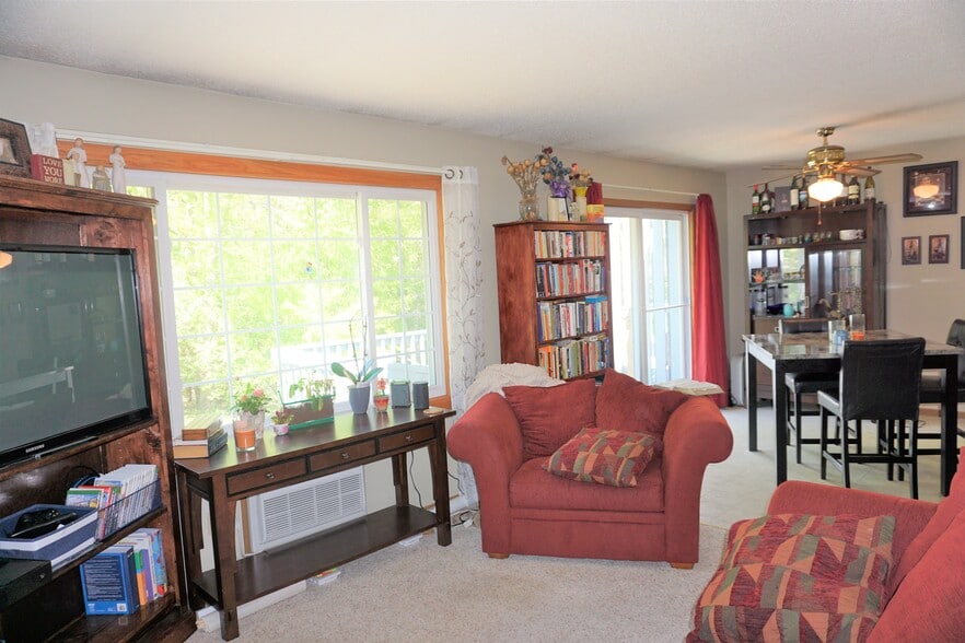Building Photo - 220 Leighton Dr
