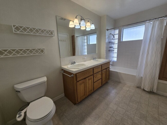 Building Photo - 1811 NW Kline St