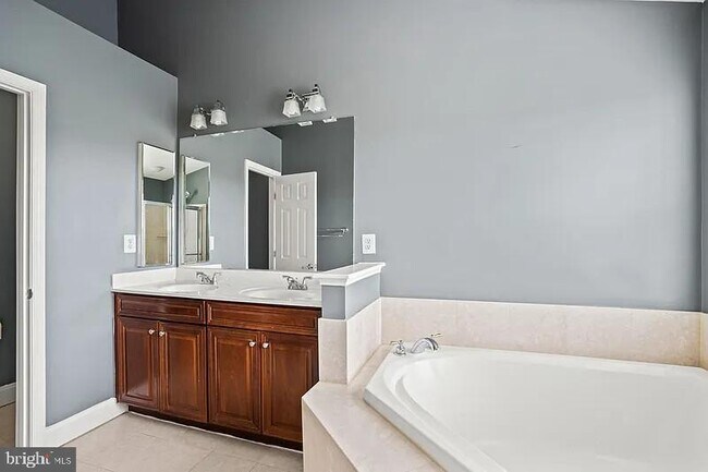 Building Photo - 24689 Siltstone Square
