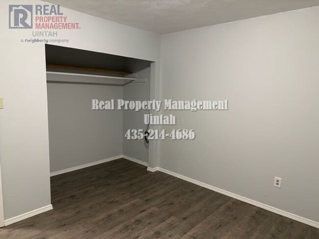 Building Photo - Cute 1-to-2-bedroom apartment.  MOVE IN SPECIAL!!!! $300 OFF FIRST MONTHS RENT WHEN YOU SIGN A 12...