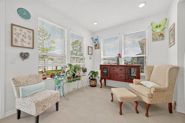 Building Photo - 8047 Prospect Dr