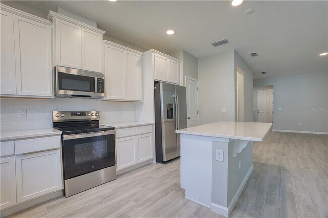 Building Photo - 14824 Outfitter St