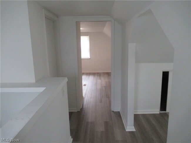 Building Photo - 86 Cowles Ave