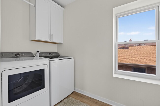 Building Photo - 2993 S Clement Ave