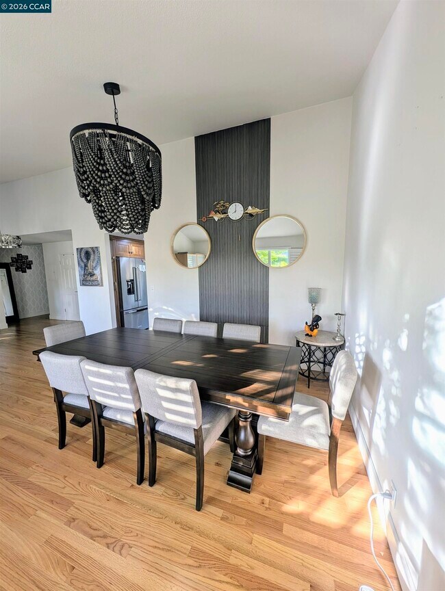 Building Photo - 24 Barcelona Ct