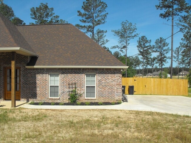 Building Photo - 147 Smithbrook Rd