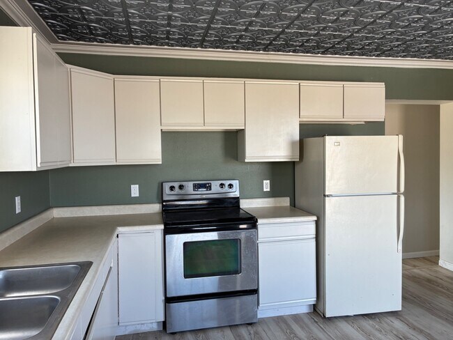 Building Photo - 167 ID-77