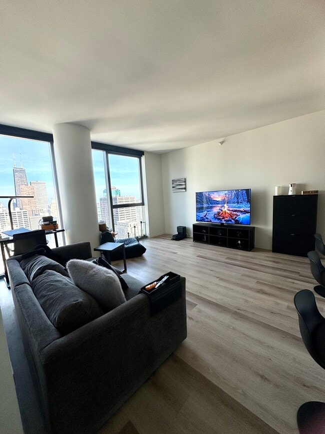 Building Photo - 88 E Wacker Pl