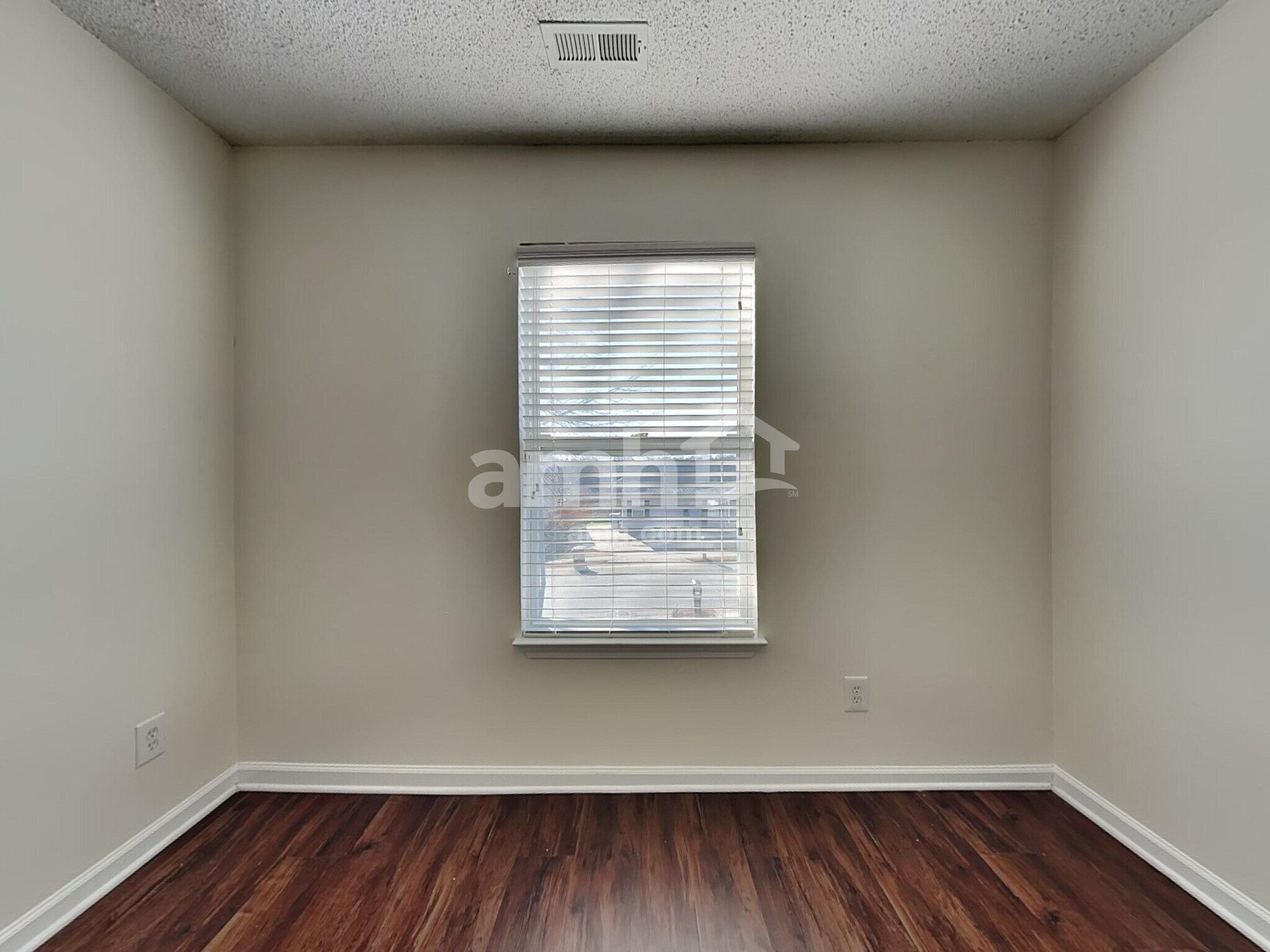 Building Photo - 139 Julian Pond Ln