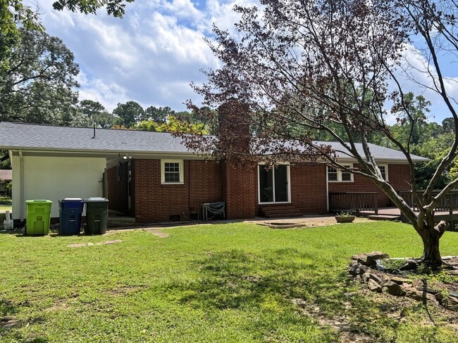 Building Photo - 6909 Justice Dr