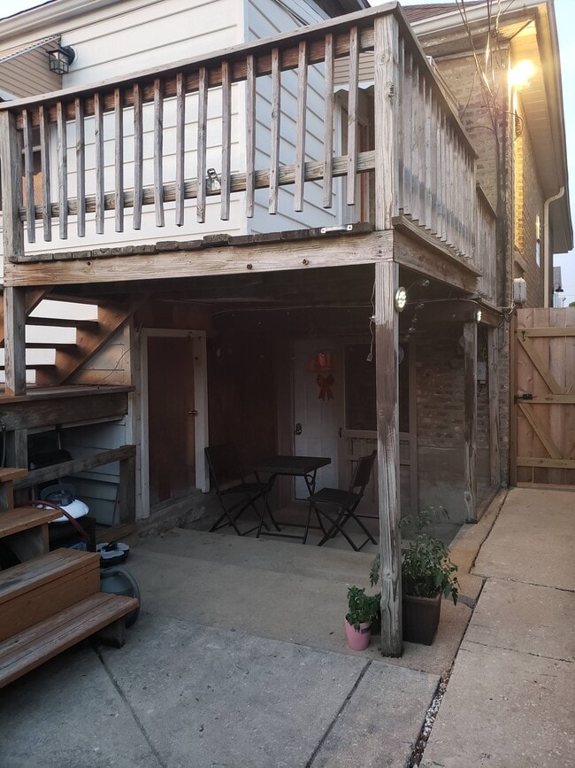 Building Photo - 4842 N Melvina Ave
