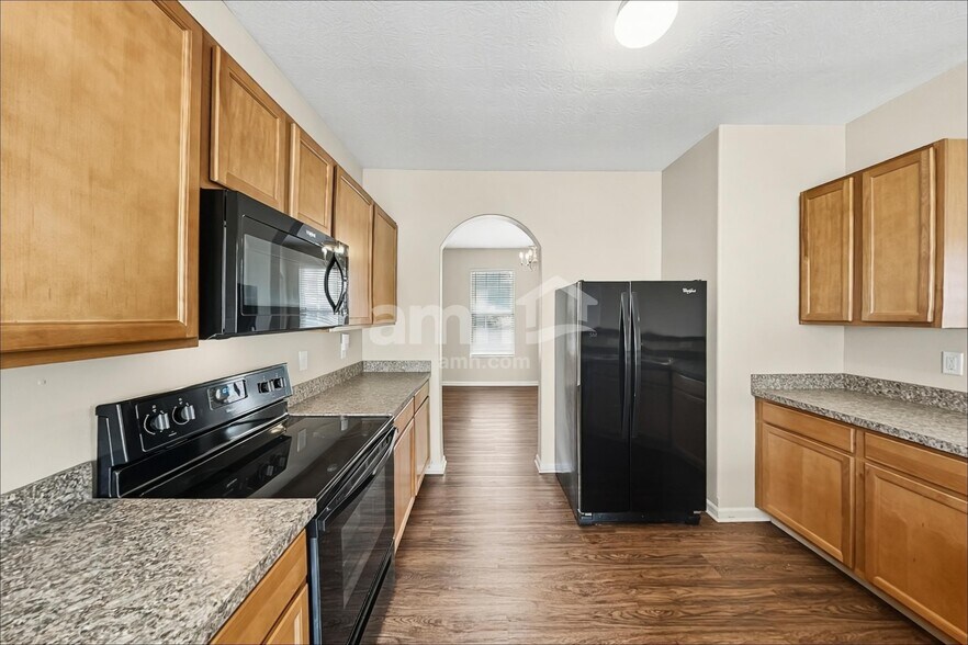 Building Photo - 7266 Rondeau Dr