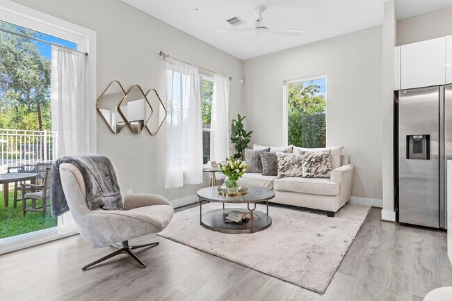 Building Photo - 851 Prosper St