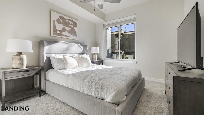 Building Photo - 3158 SW 12th Ave