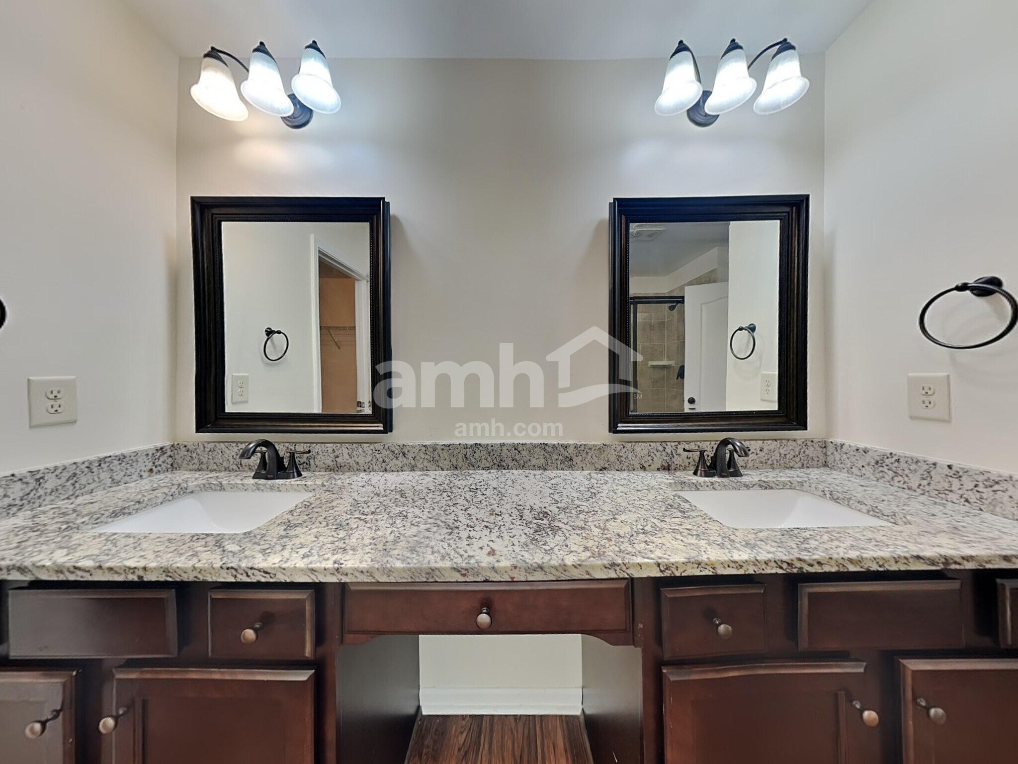 Building Photo - 210 Pebblefield Trce