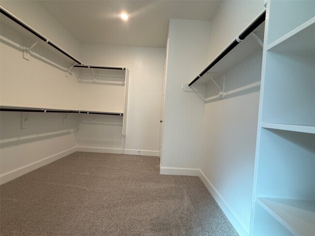 Building Photo - 42615 Mystery Ln