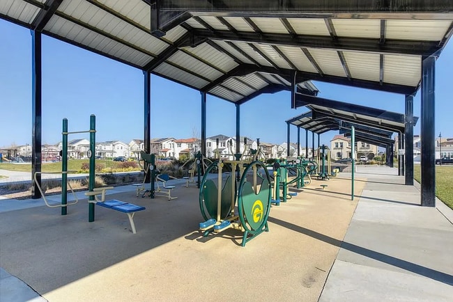 Building Photo - Premier 2/2 Condo in The Cannery