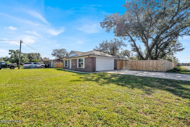 Building Photo - 5204 Park St