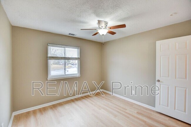 Building Photo - 700 Alder Cir