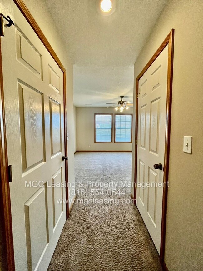 Building Photo - RANCH STYLE DUPLEX AVAILABLE NOW - SELF-TOUR!