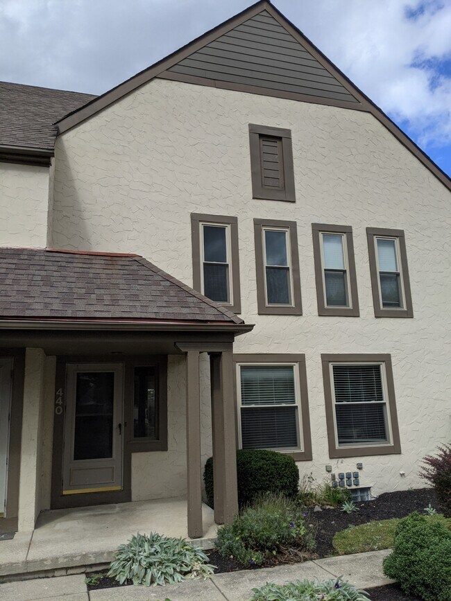 Building Photo - 440 Edinburgh Rd