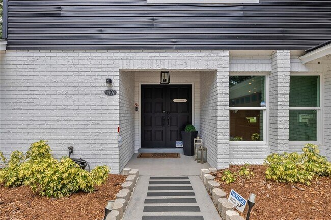 Building Photo - 1407 Jean St
