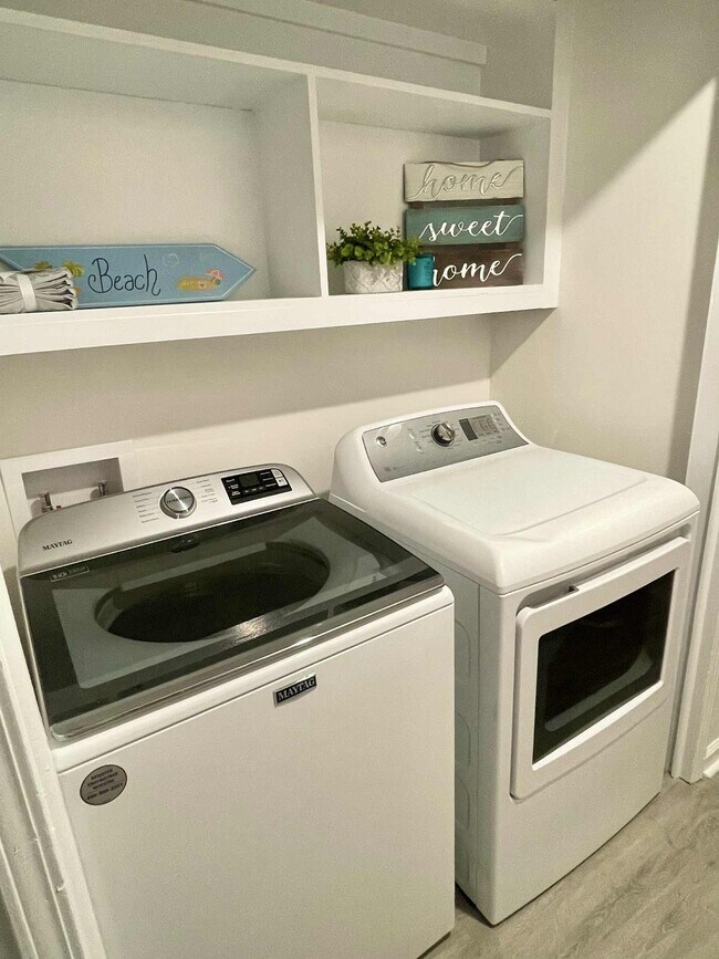 Building Photo - 1117 Sandy Beach Dr