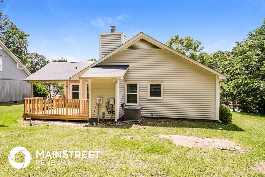 Building Photo - 16 Loney Cir