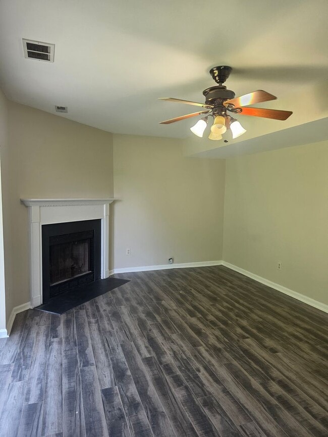 Building Photo - Blairville Court
