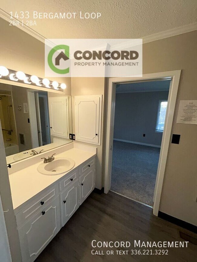 Building Photo - 1433 Bergamot Loop