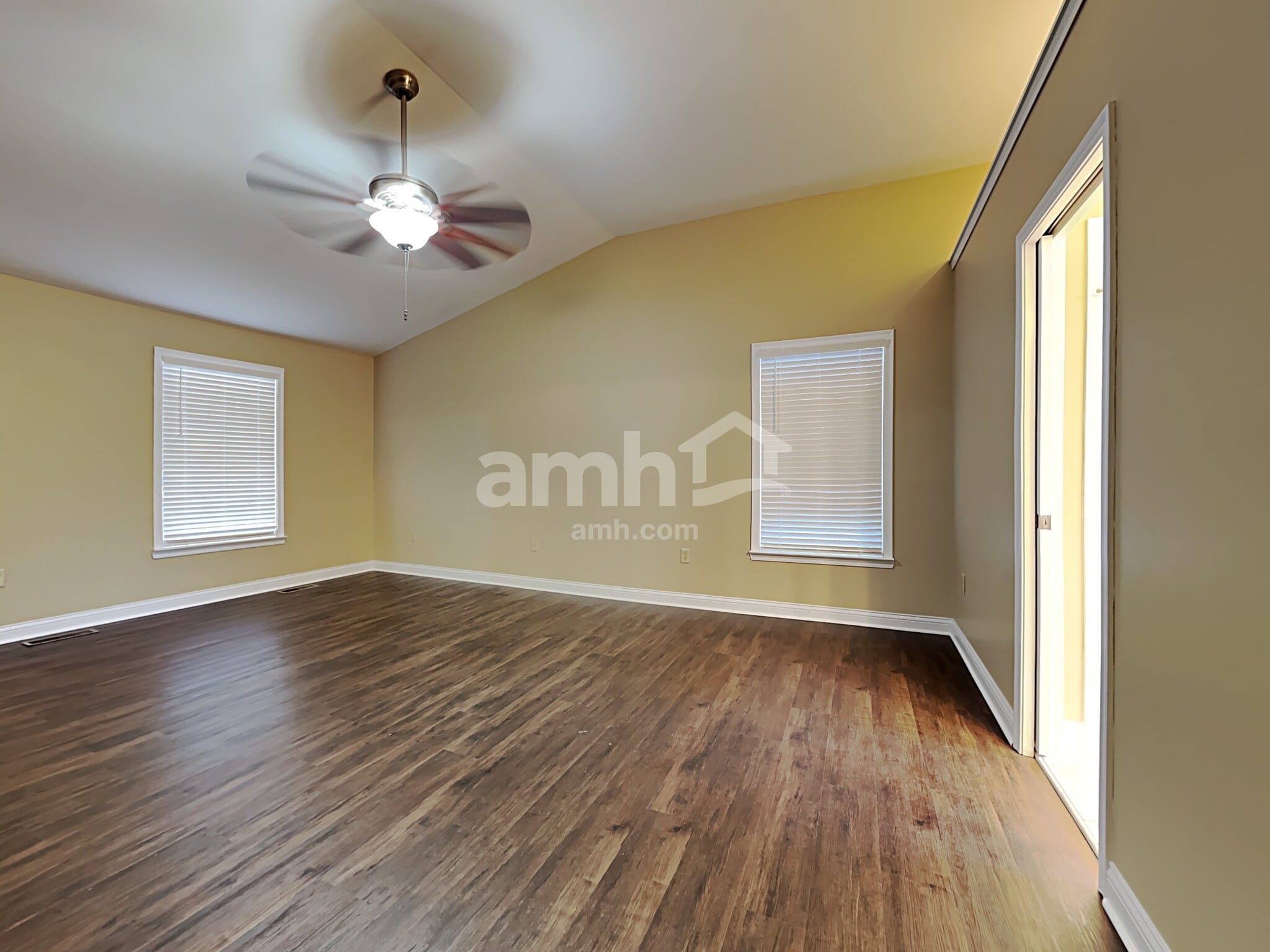 Building Photo - 11207 Sugarmill Dr