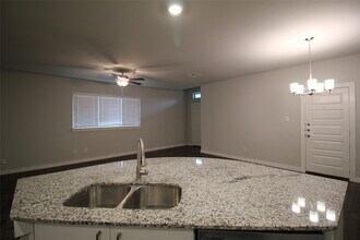 Building Photo - 25504 Starling Ln