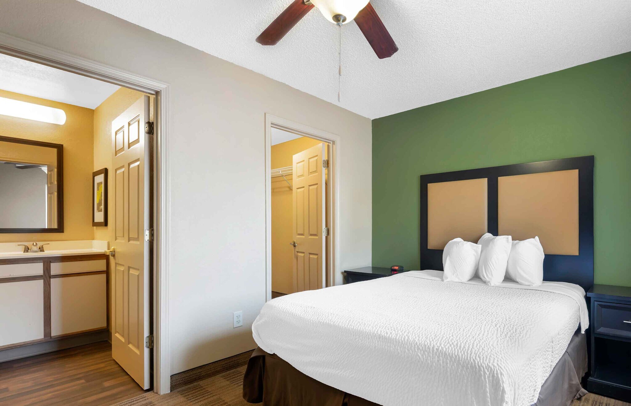 Building Photo - Furnished Studio-Jacksonville - Salisbury Rd. - Southpoint