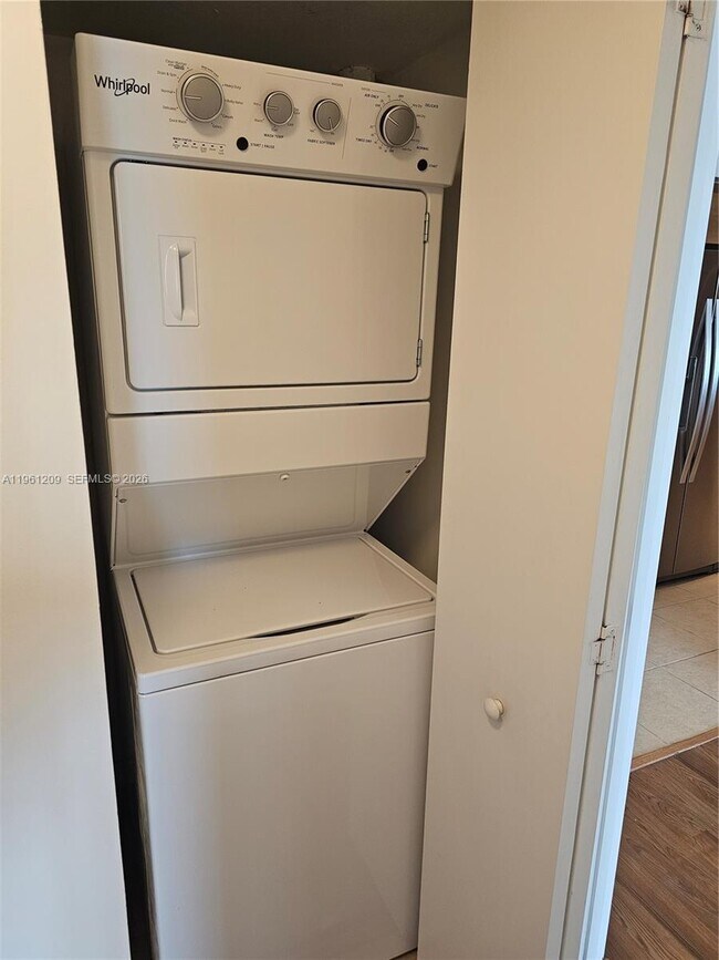 Building Photo - 325 S Biscayne Blvd