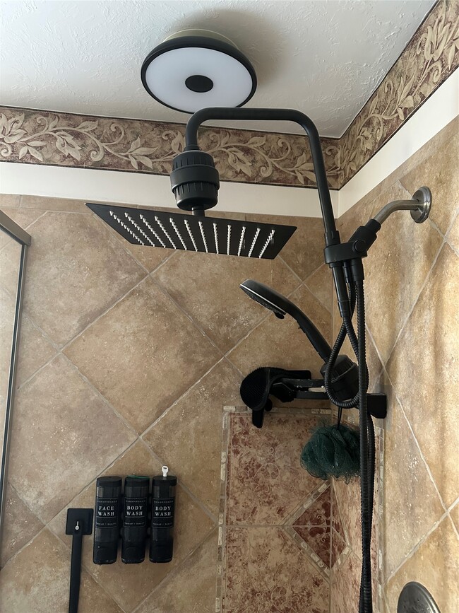 Building Photo - 14526 Chestnut Falls Dr