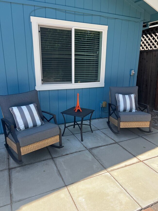 Building Photo - Charming 3 Bed, 2 Bath Home in West Davis ...