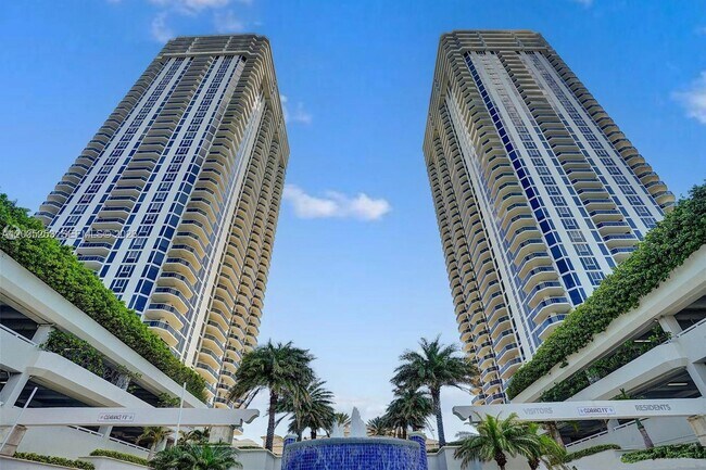 Building Photo - 4779 Collins Ave