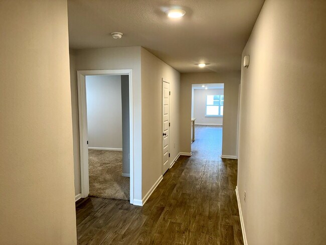 Building Photo - New rental in Brighton Oaks! Conveniently located off Hwy 231, this community conveniently close ...