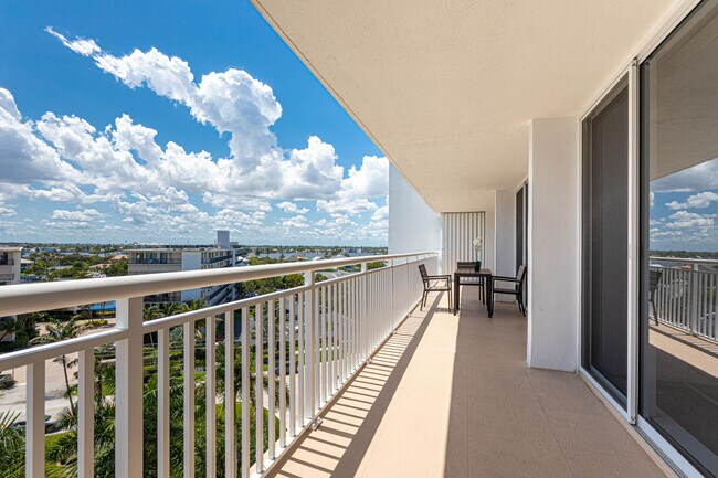 Building Photo - 3546 S Ocean Blvd