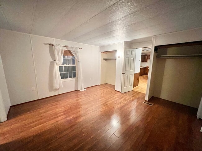 Building Photo - 136 Millvale Rd