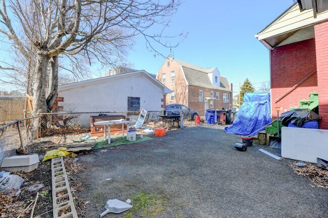 Building Photo - 245 Orange Ave