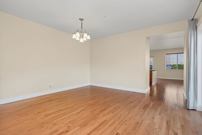 Building Photo - 1874 Miller Dr