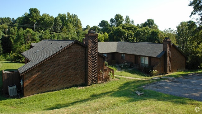 Primary Photo - 2808 Seclusion Ct