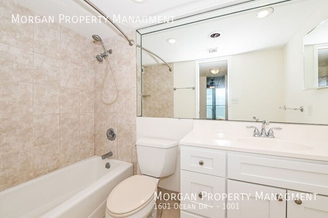 Building Photo - 1601 Ocean Dr S