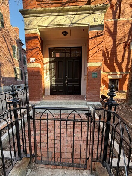 Building Photo - 31 Kirk St